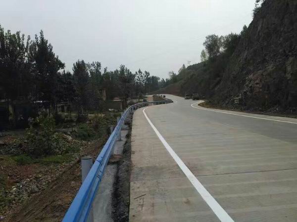 汝阳县乡村道路交通护栏